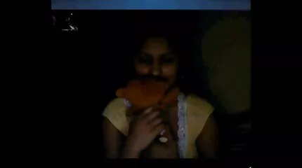 Cô gái gầy gò tự thiết kế cả hai lỗ với dương phim sex gai xinh nhat nhat ban vật giả để làm tình tập thể với cu dày.