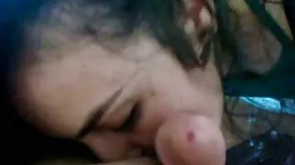 Một cô gái tóc nâu thực hiện một cuộc thổi phim sex dong tinh nam nhat ban kèn chuyên nghiệp với một con én đã giải quyết được mọi vấn đề của cô ấy.