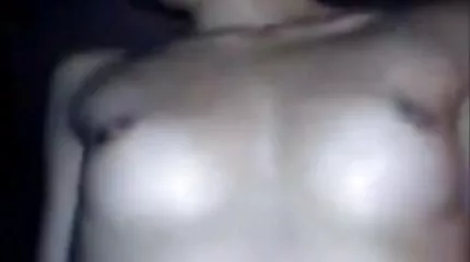 xoa bóp âm hộ của gà phim sex gai xinh nhat ban gầy kết thúc với một cơn cực khoái ngọt ngào.